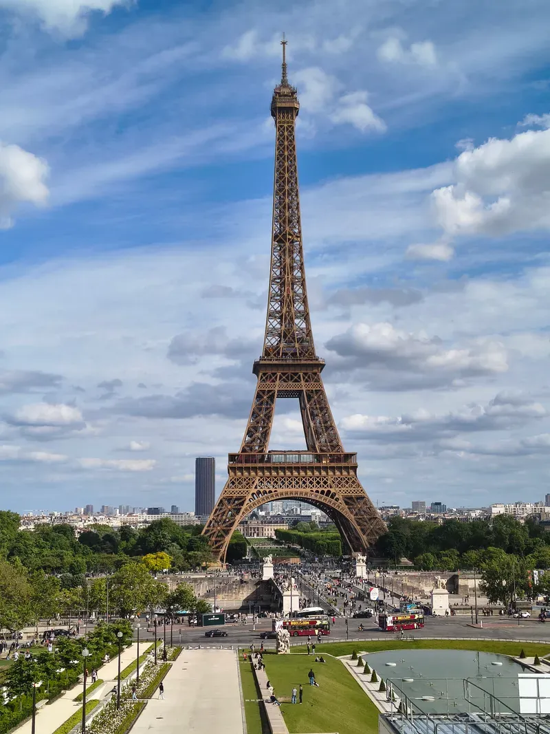 De Eiffeltoren in Parijs, locatie van de Bluetti Balco lancering op 12 mei 2026